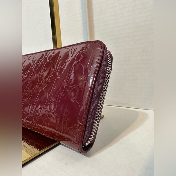 Authentic Dior Patent Trotter Long Zip Wallet on chain - Picture 5 of 10